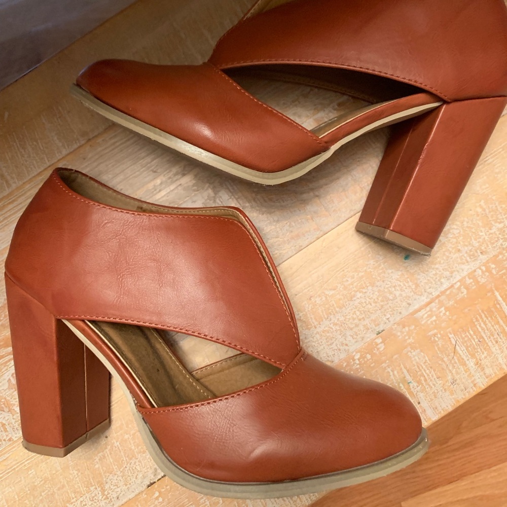 Mata Brown Chunky Heeled Bootie